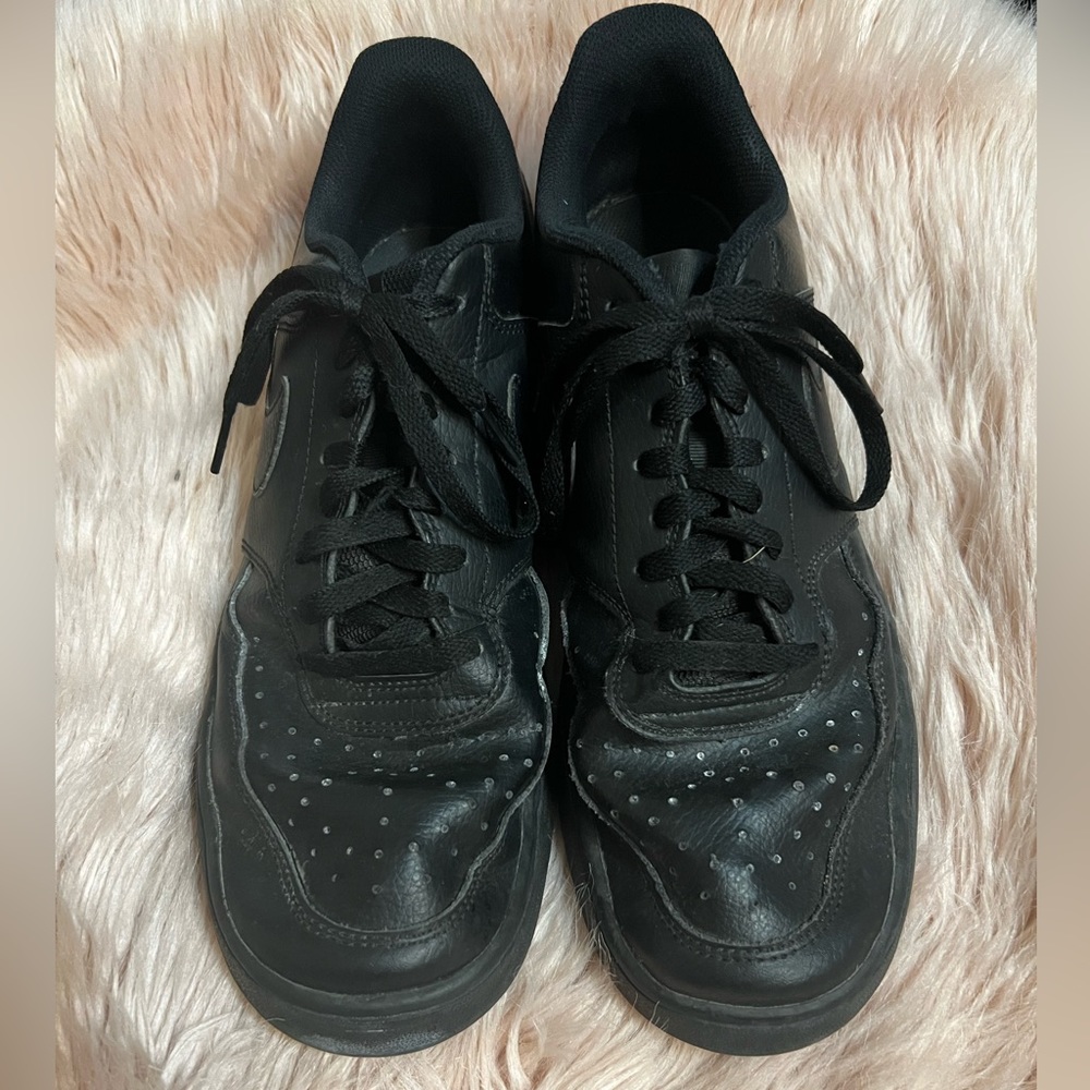 Black air force 1s men’s size 12